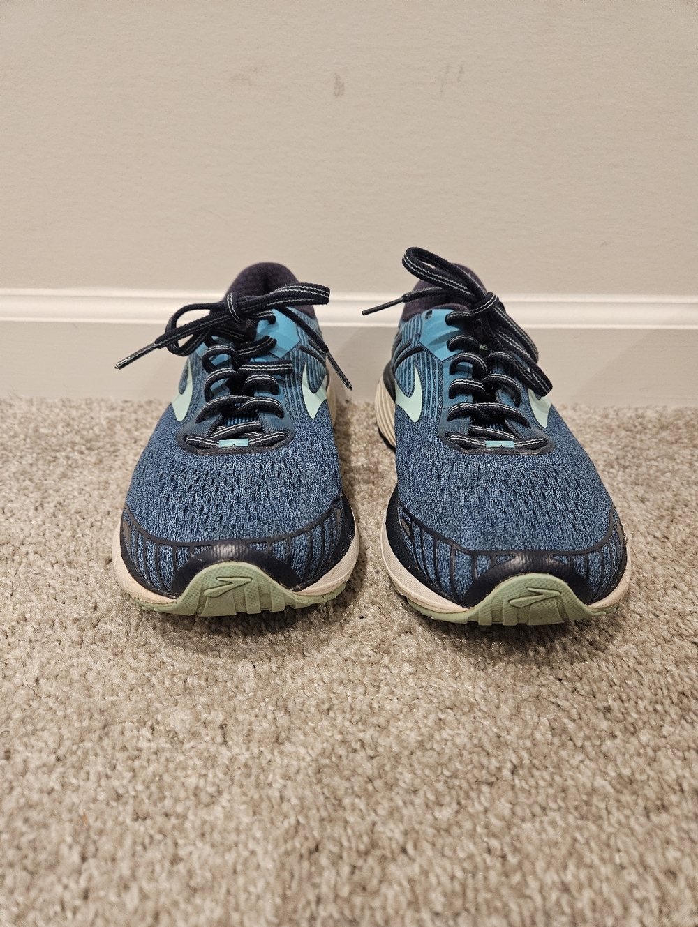 Brooks Women's Blue Teal Running Shoes, Size 9.5